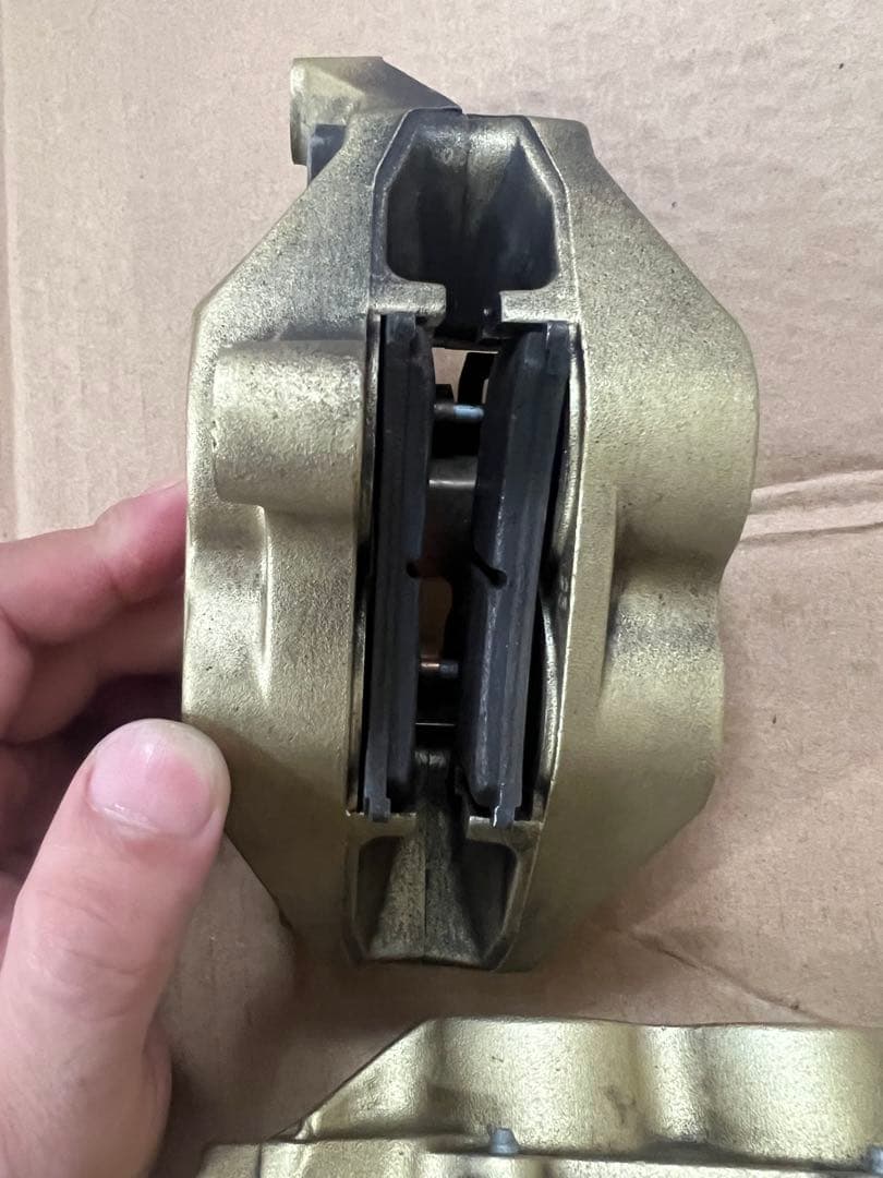 brembo キャリパー 100mmピッチ XJR1300