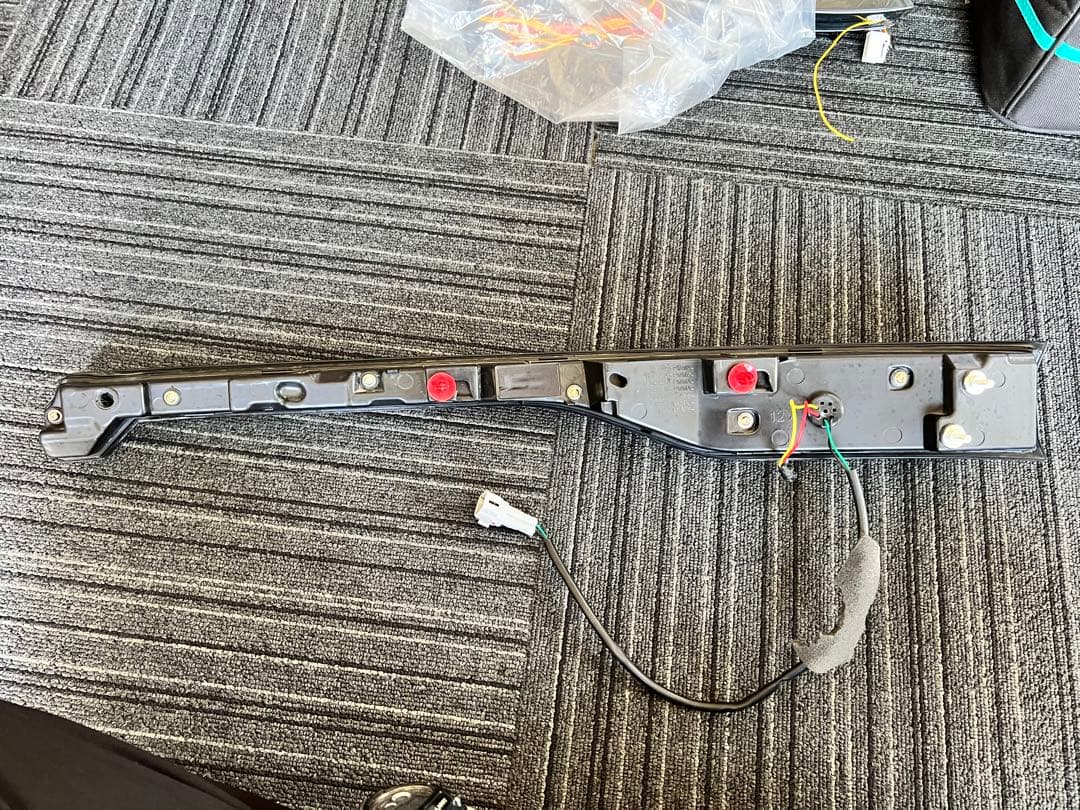 80ハリアー　REIZ Revier LEDテールランプ ジャンク品