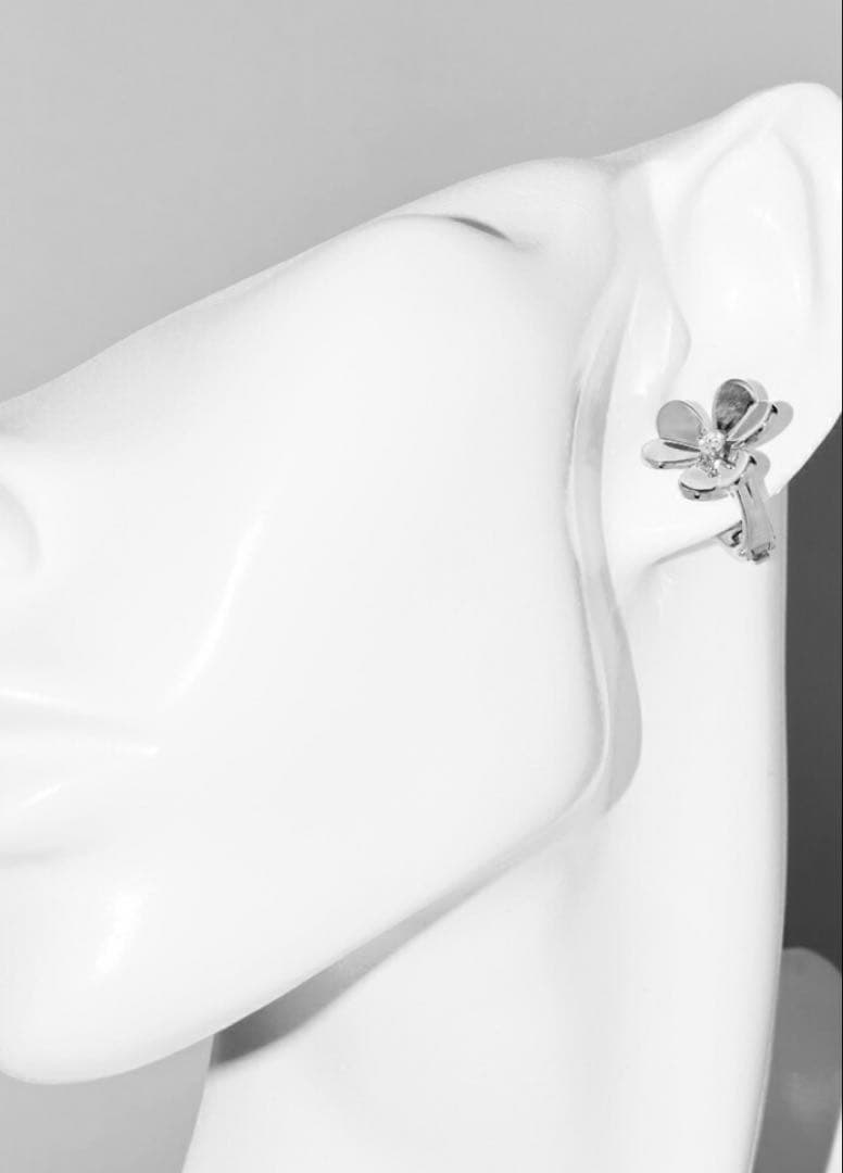 至高✨最高品質　スモール　ホワイトゴールド　クリップ　ピアス　モアサナイト