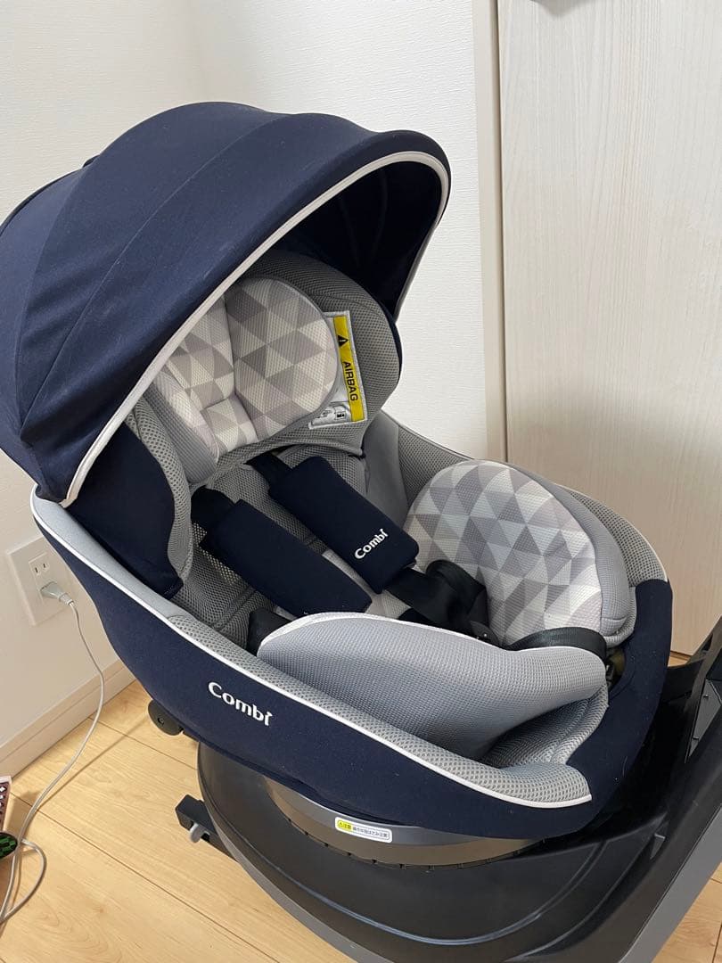 コンビ　クルムーブスマート　エッグショック　チャイルドシート