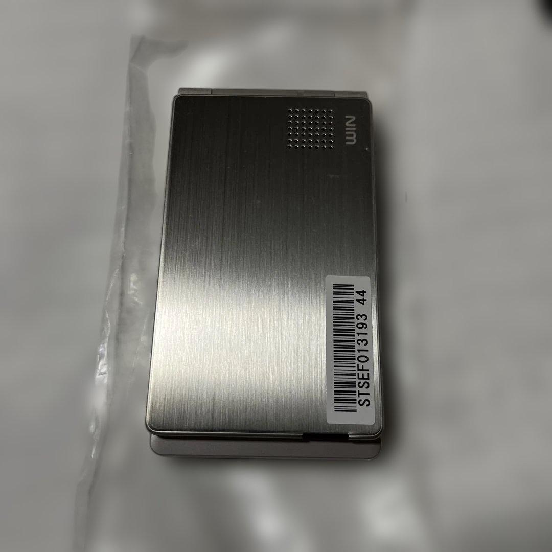 お値下げ　TOSHIBA au W55T シルバー折りたたみ式携帯電話