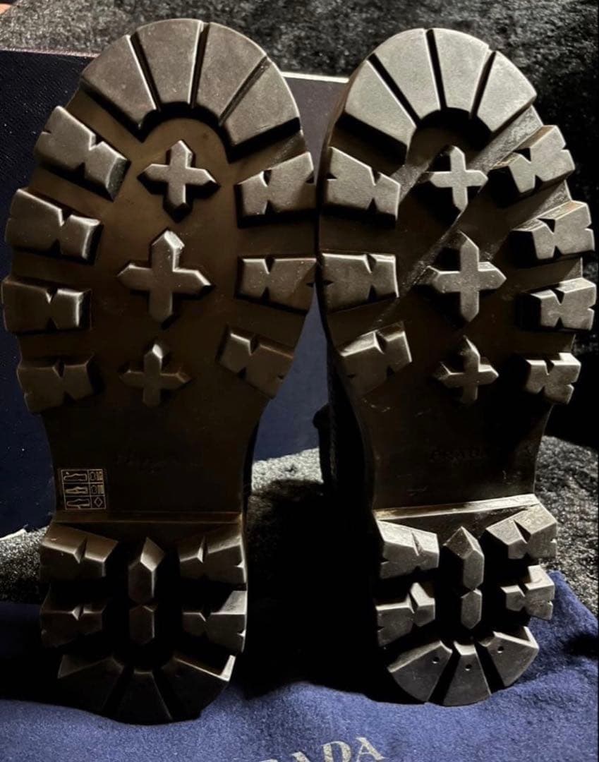 PRADA ブラック サイドゴアブーツ