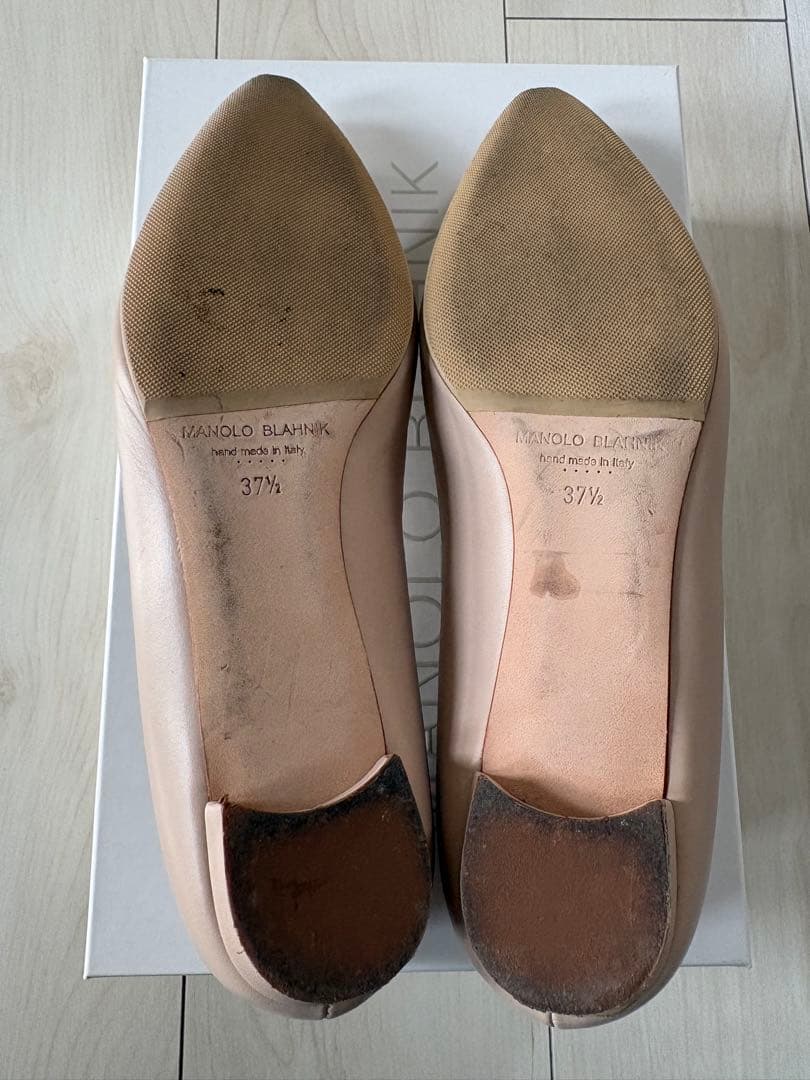 マノロブラニク×ドゥロワー ハンギシフラット