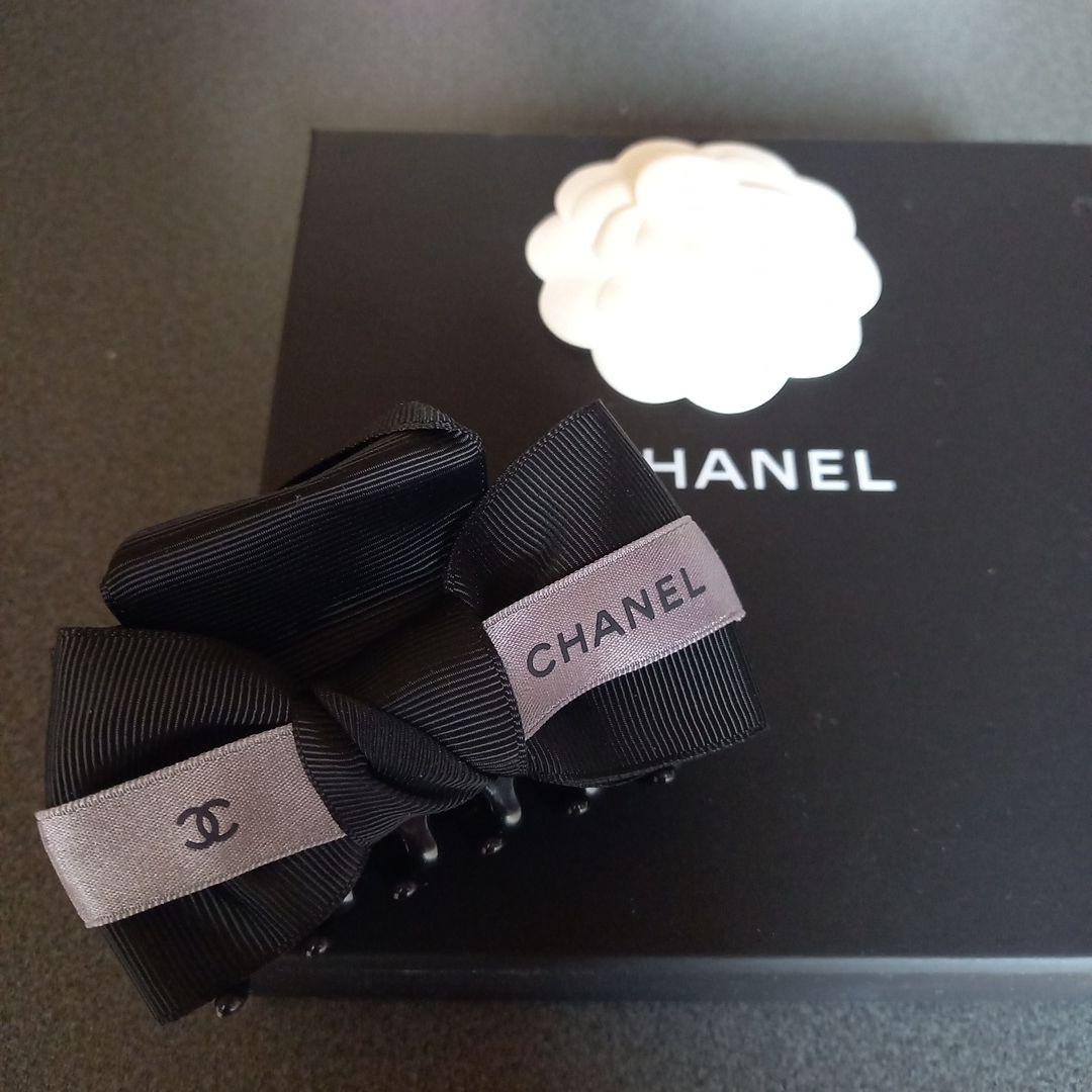 なな CHANELヘアクリップ ラスト1つ