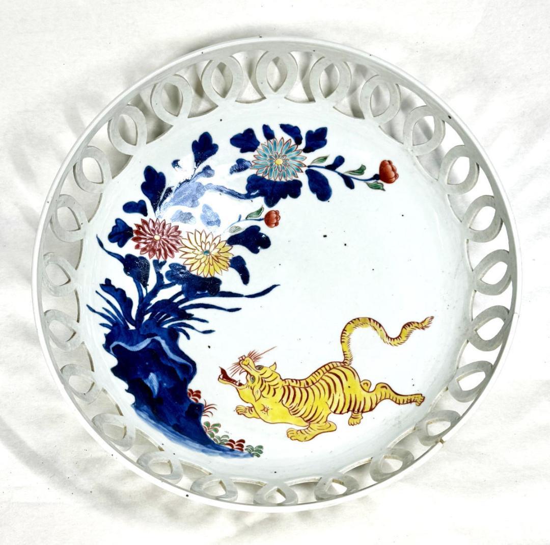 江戸時代 古伊万里 花卉虎紋様透かし彫り大鉢 青花 菓子器 伝世品WWTT186