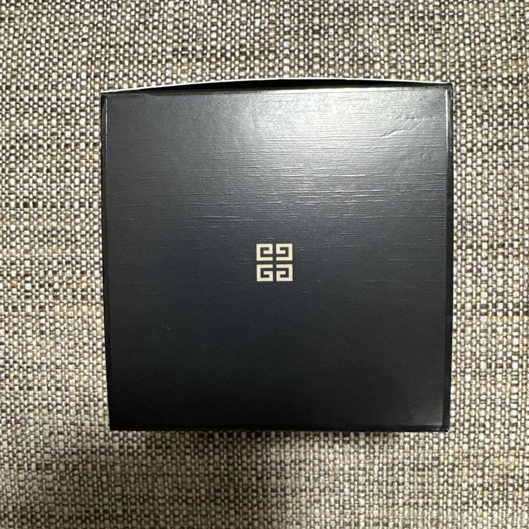 Givenchy ジバンシー　ソワンノワールブランマスクN