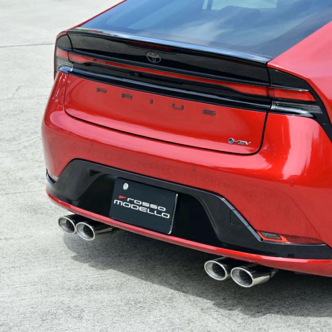ロッソモデロ4本出し　新型プリウス