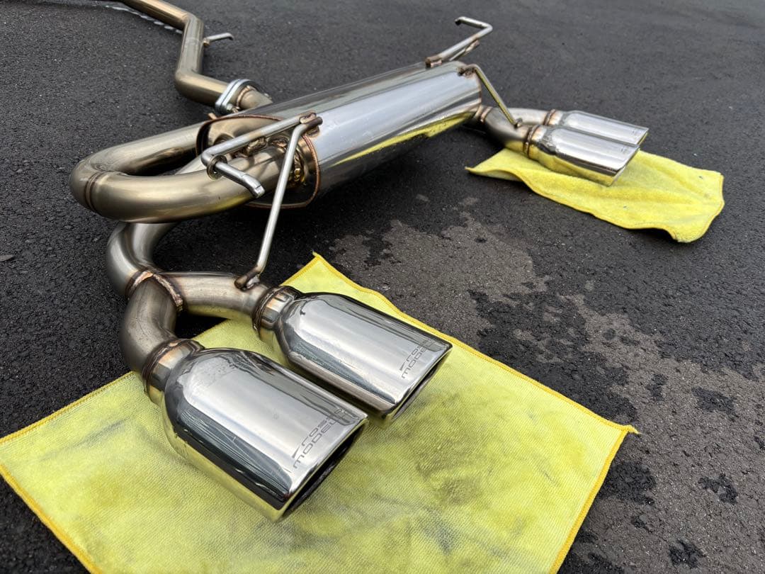 ロッソモデロ4本出し　新型プリウス