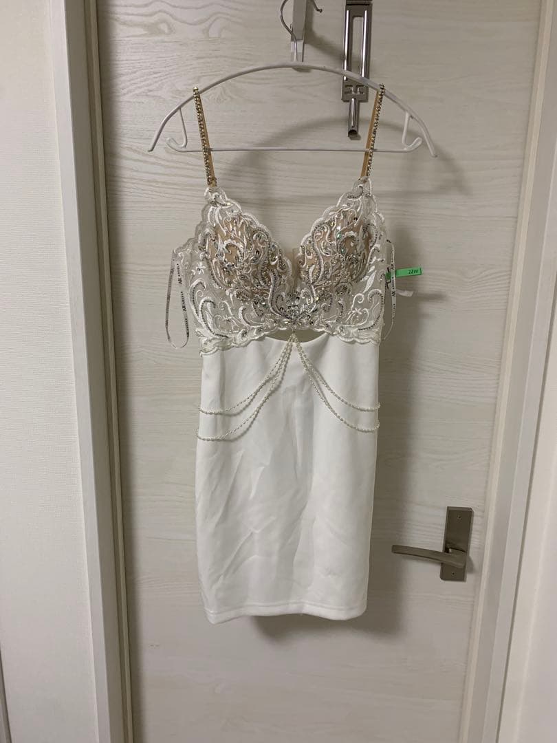 r*r様 AR24802 アッパーフラワー刺繍×パールチェーン付きタイトミニドレ