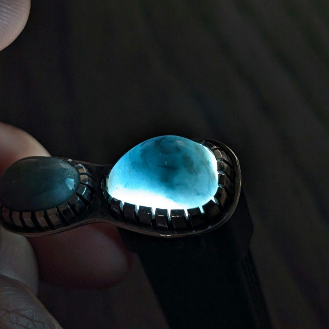 ハンドメイドの糸魚川翡翠２カラートップ　ネックレストップ