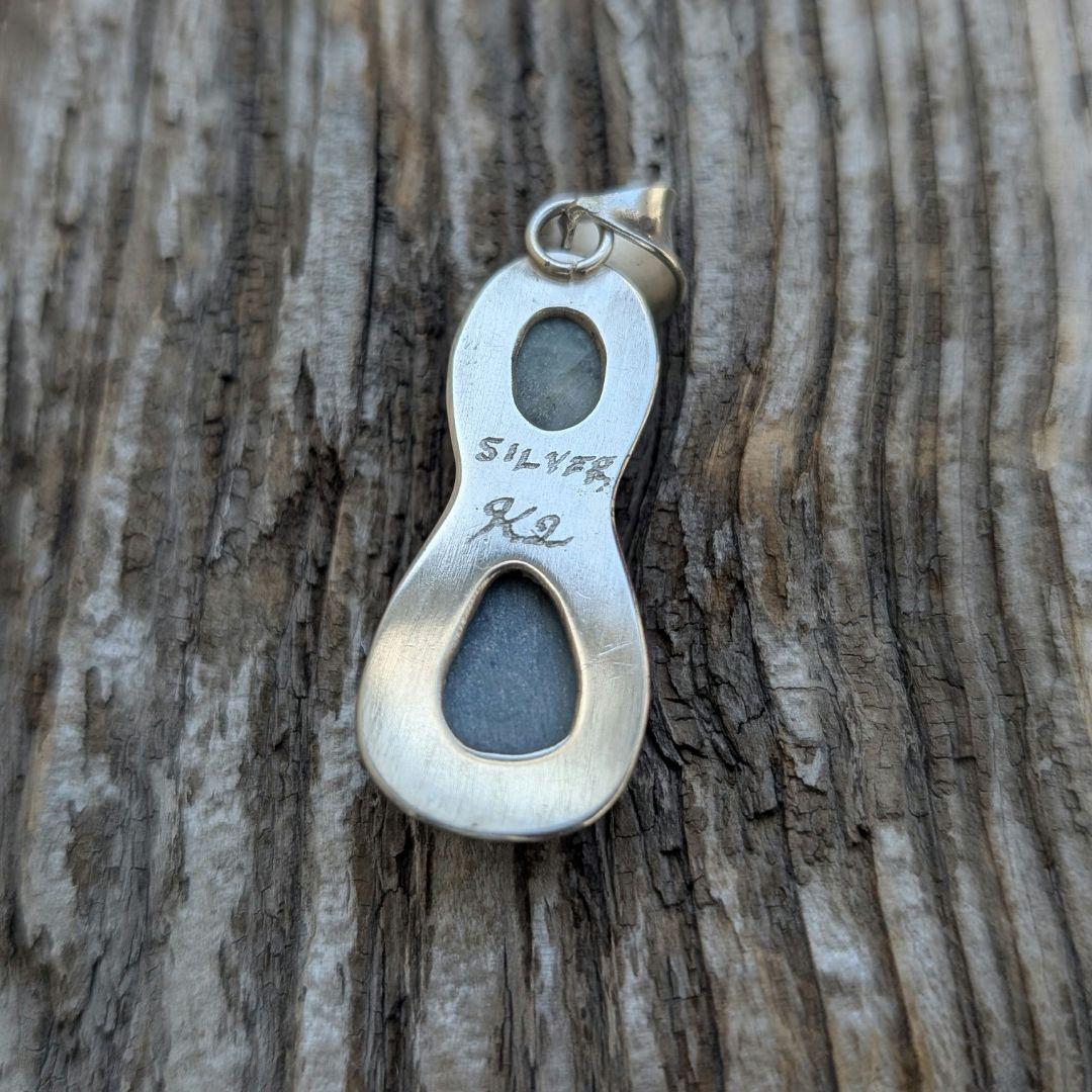 ハンドメイドの糸魚川翡翠２カラートップ　ネックレストップ