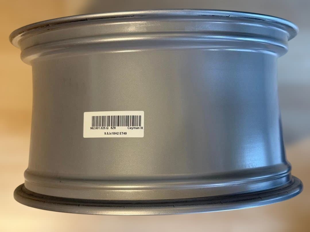 ポルシェ718ケイマン純正18インチ アルミホイール前後4本セットの1/2