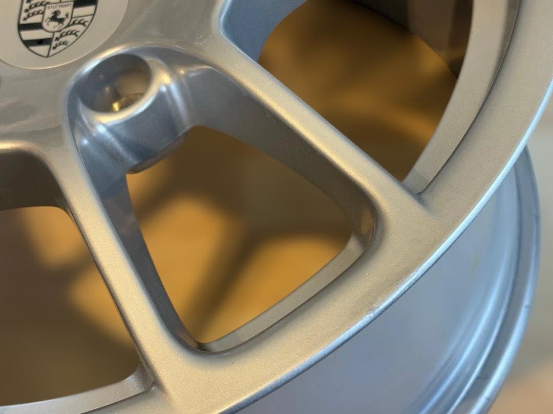 ポルシェ718ケイマン純正18インチ アルミホイール前後4本セットの1/2