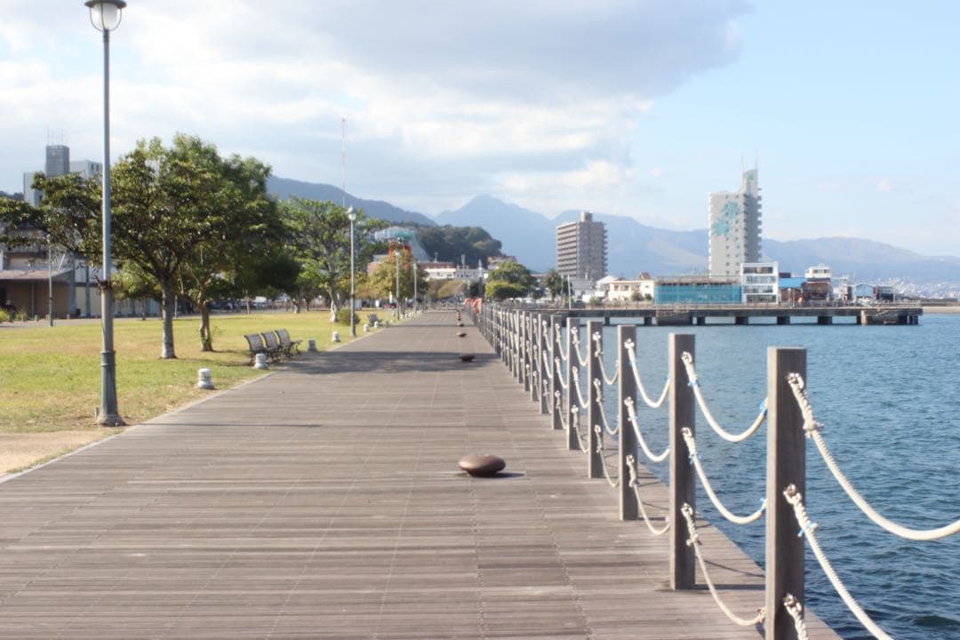 ★ OLYMPUS OM-2N + 広角レンズ 28mm