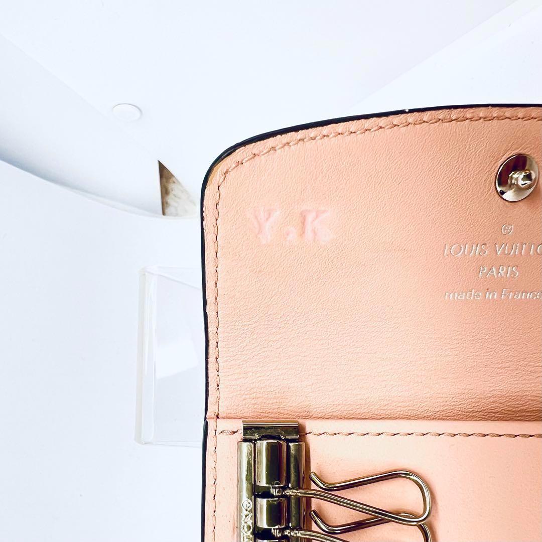 極美品 ルイヴィトン マヒナ ミュルティクレ4 レザー キーケース マグノリア