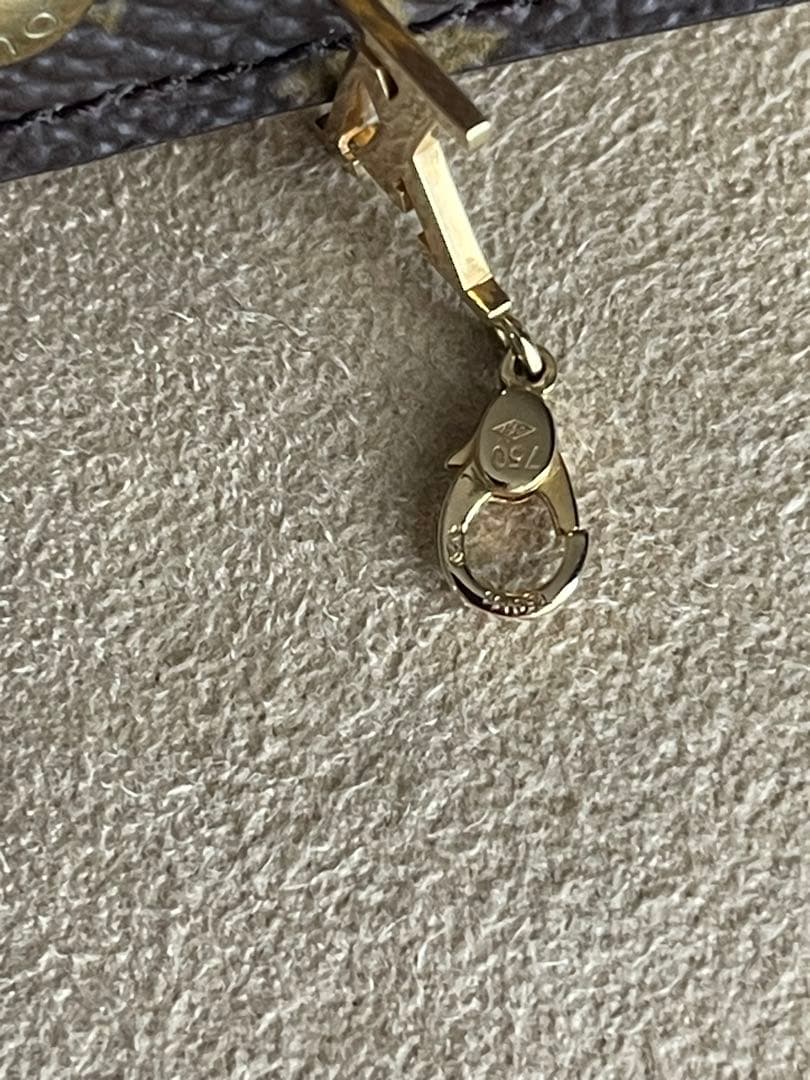 ⭐︎750⭐︎ K18 ⭐︎ルイビィトン⭐︎ チャーム　ゴールド⭐︎LV
