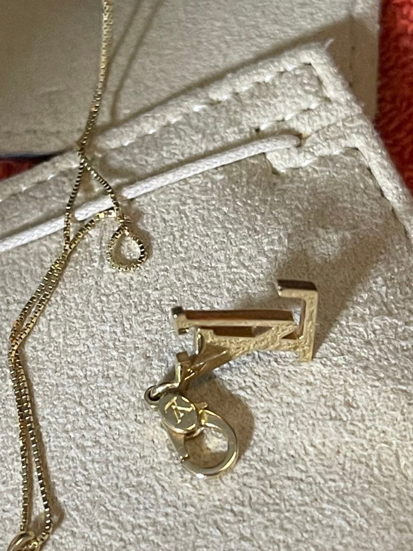 ⭐︎750⭐︎ K18 ⭐︎ルイビィトン⭐︎ チャーム　ゴールド⭐︎LV