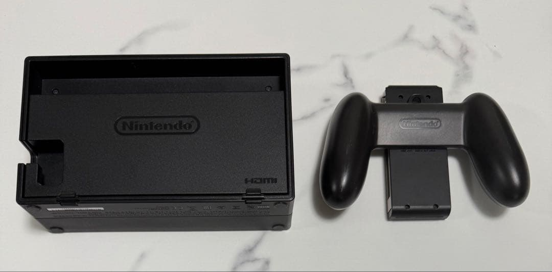 【美品】Nintendo Switch 赤/青 本体一式＋専用カバー