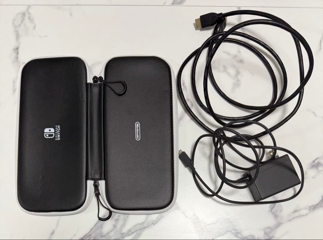 【美品】Nintendo Switch 赤/青 本体一式＋専用カバー