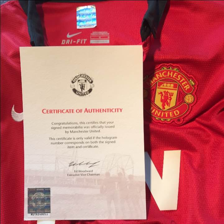 マンU 選手直筆サイン入りユニフォーム 証明書付き