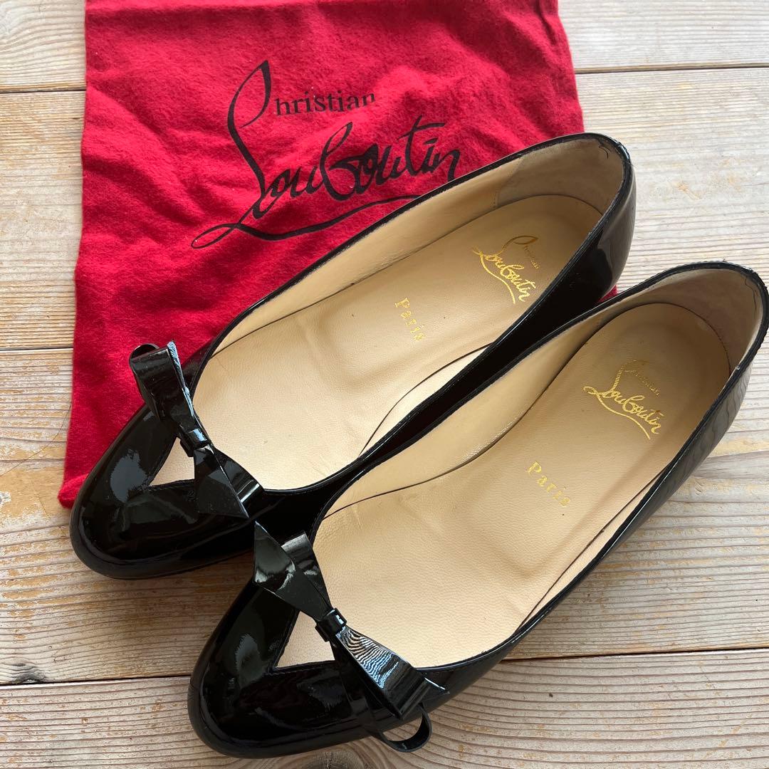 Christian Louboutin ブラック フラットシューズ