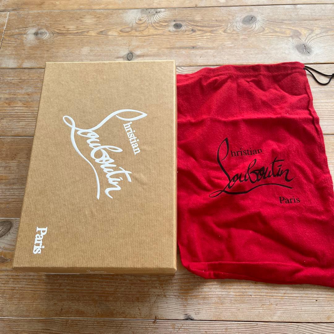 Christian Louboutin ブラック フラットシューズ