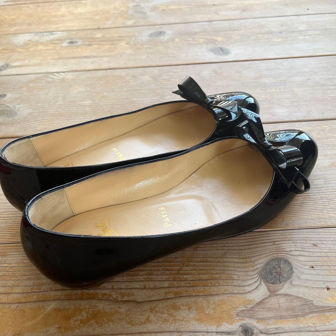 Christian Louboutin ブラック フラットシューズ
