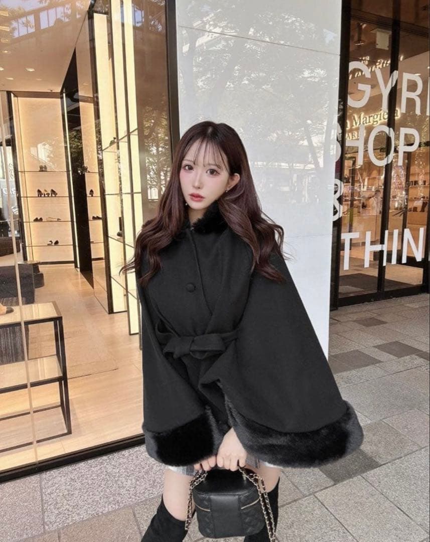 シェリミー フードファーリボンポンチョ ブラックRady