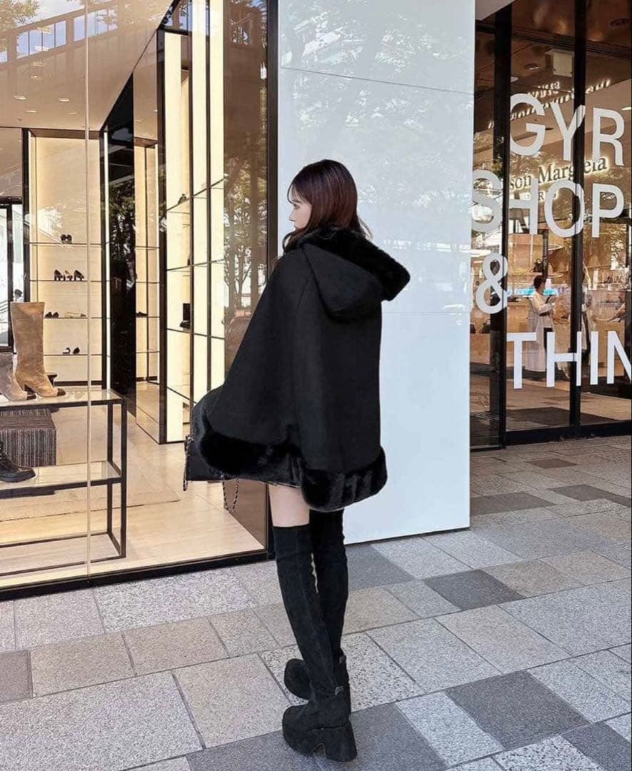 シェリミー フードファーリボンポンチョ ブラックRady