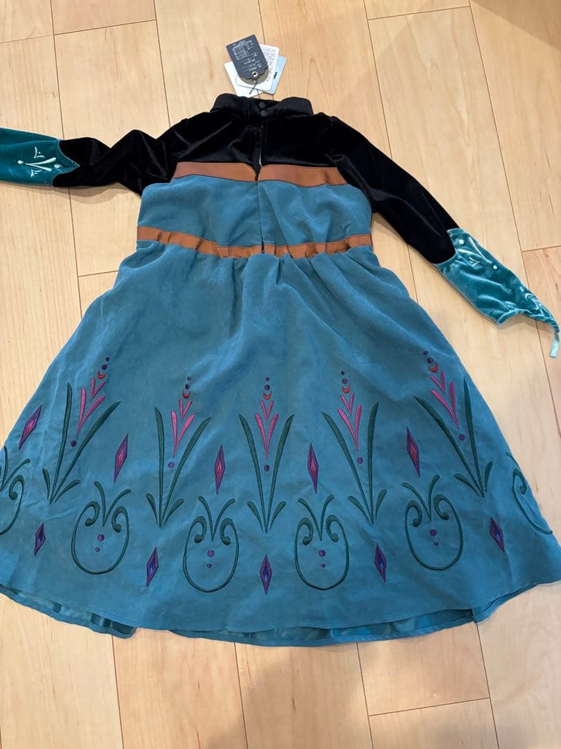 アナと雪の女王　戴冠式　エルサ　ドレス