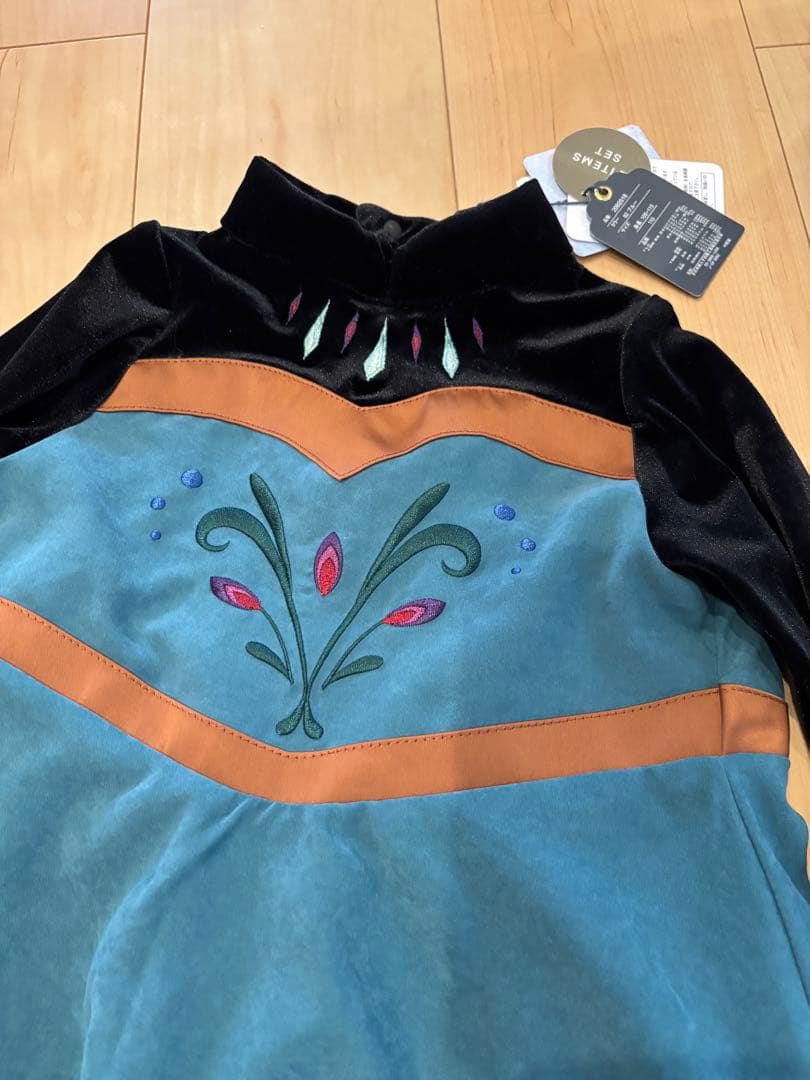 アナと雪の女王　戴冠式　エルサ　ドレス