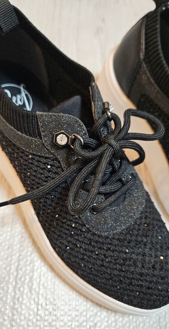 【新品】アンリーフスニーカー黒ラインストーン付