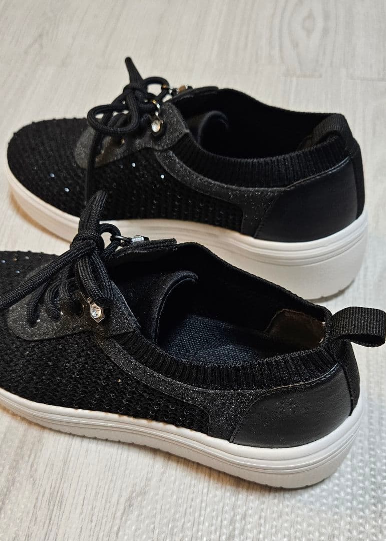 【新品】アンリーフスニーカー黒ラインストーン付