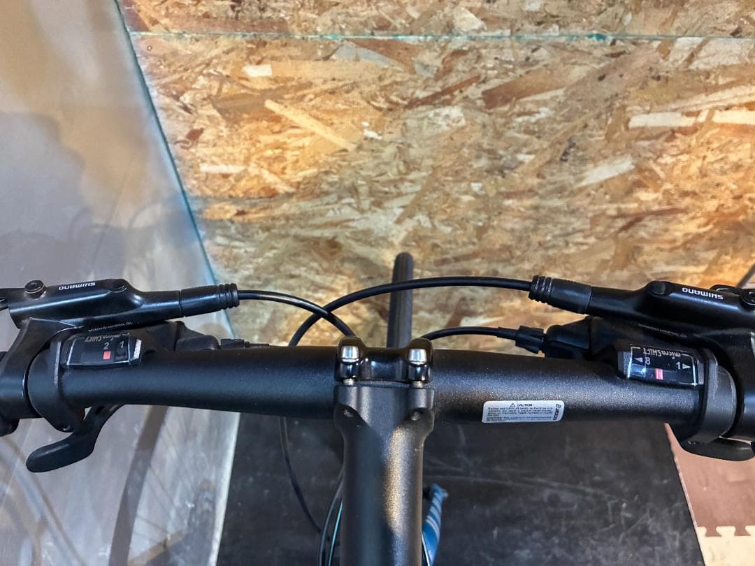 E15 クロスバイク Bianchi ROMA3 油圧式ディスク 500mm