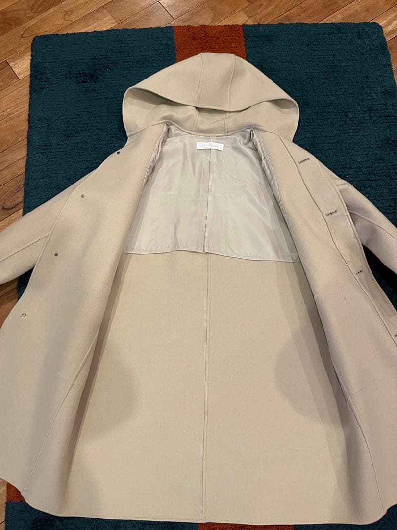 m*o様 ギャルリーヴィー　ベージュ フード付き ロングコート