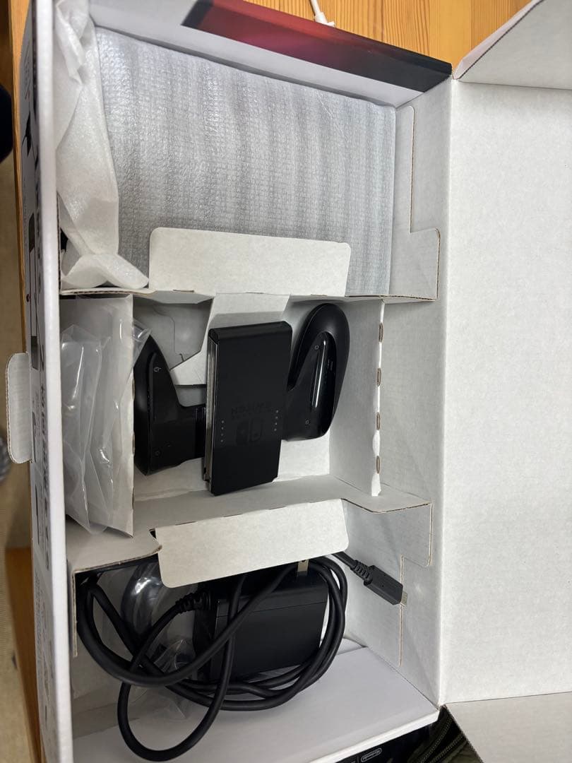 Nintendo Switch 本体 赤と青