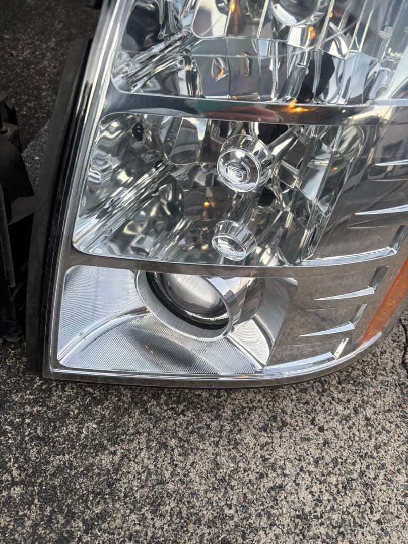 エスカレード　07〜ヘッドライト　08 09 純正ヘッドライト　HID