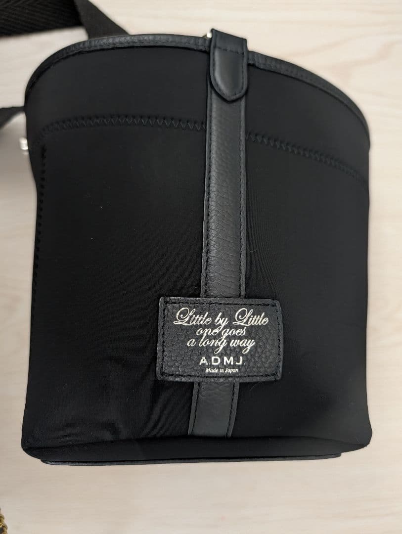 ADMJ ブラックショルダーバッグ