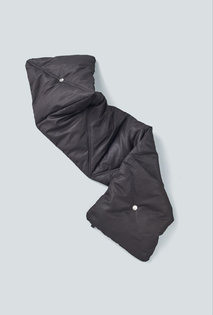 miffew（ミフュー）REVERSIBLE DOWN MUFFLER　ブラック