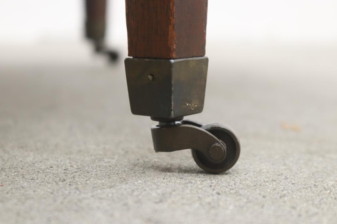 ヴィンテージ クラシカル ラウンド レザートップ センターテーブル 本革