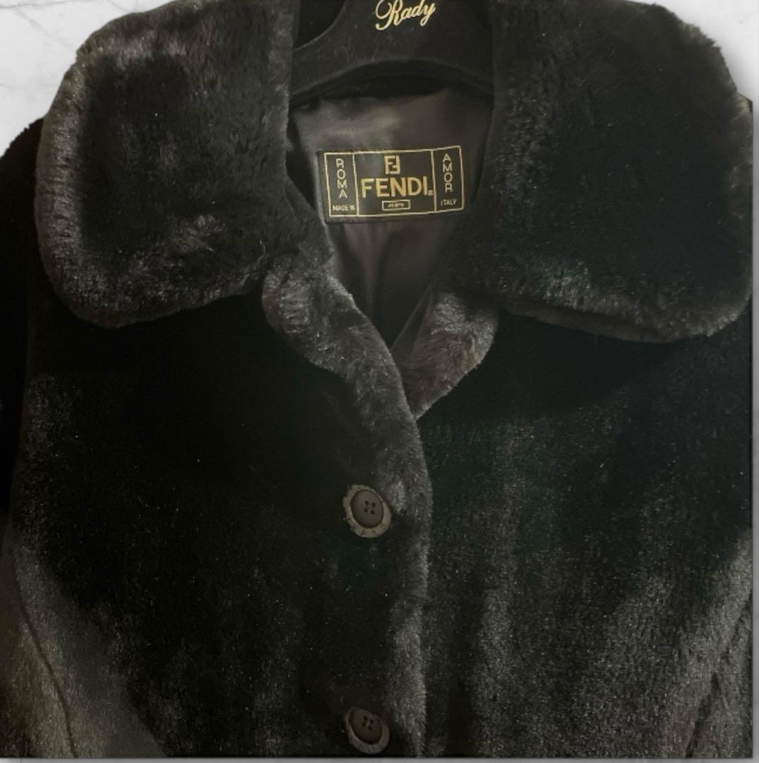 週末セール‼️ FENDI フェンディ ロゴラインデザイン エコファーコート
