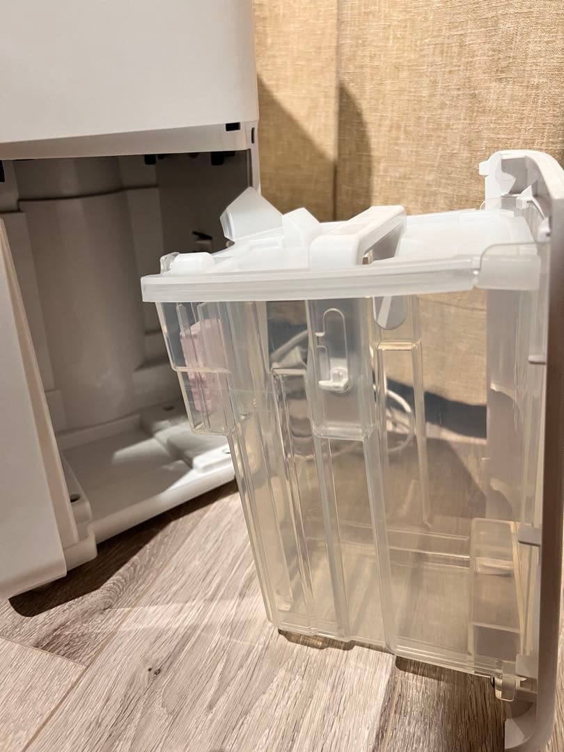 美品！シャープ 衣類乾燥除湿機 CV-R71-W 2024年製