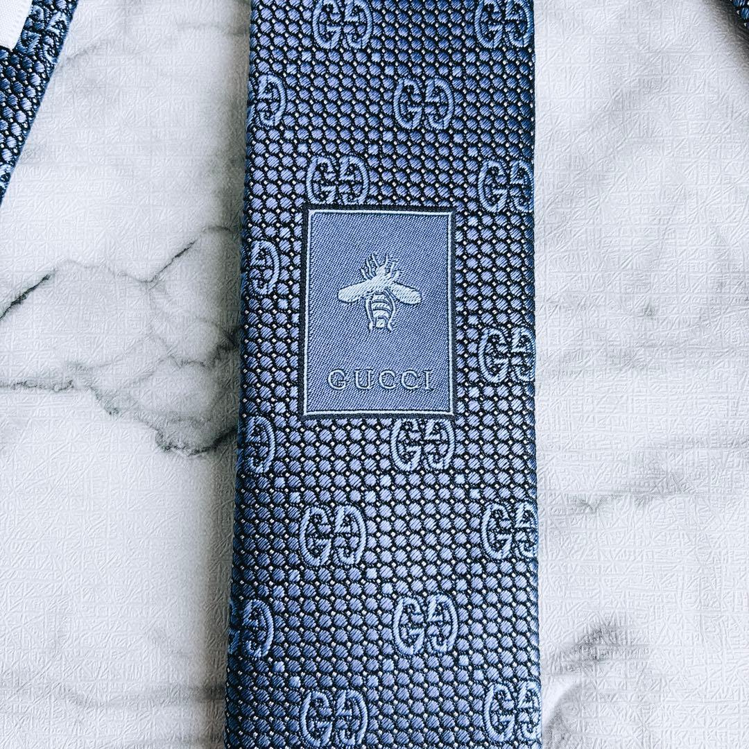 ✨未使用タグ付✨GUCCI 現行タグ　近年モデルのGG柄 蜂刺繍　ブルーネクタイ