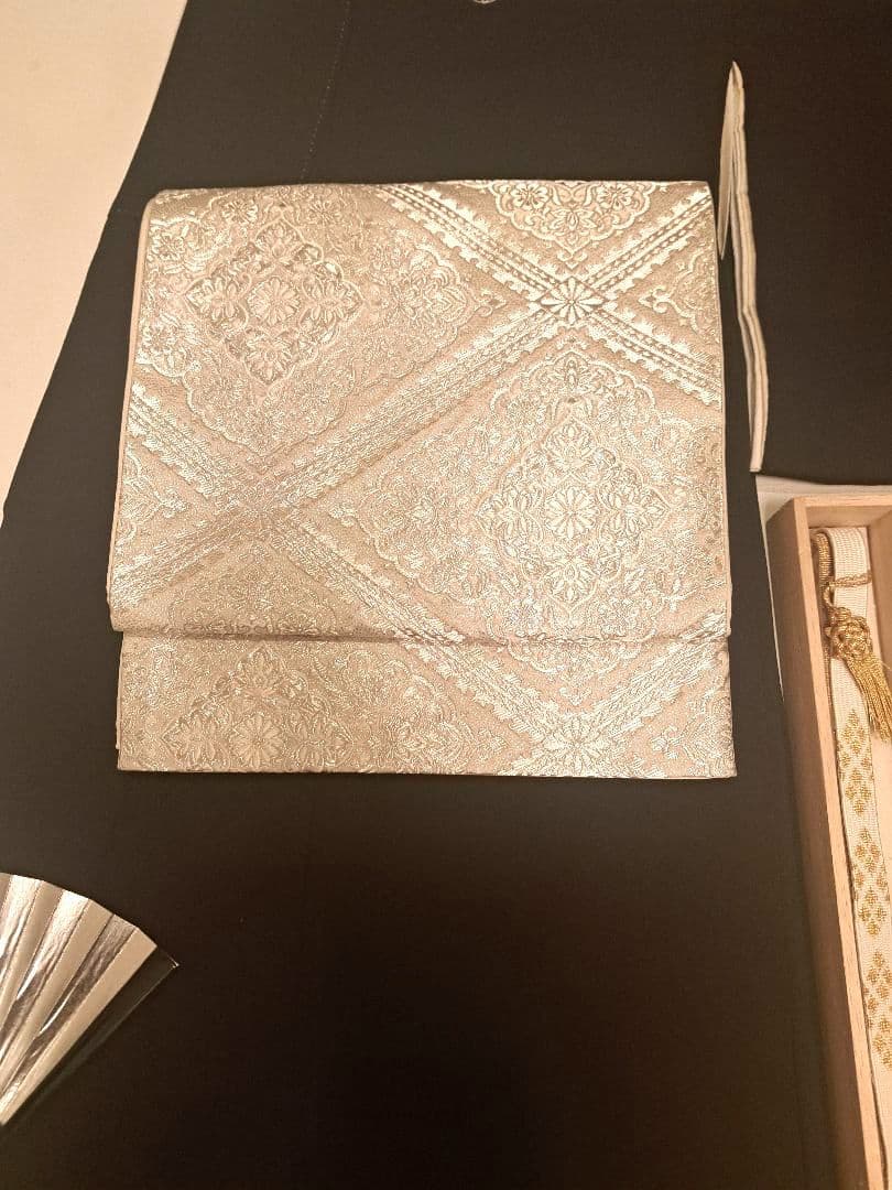 美品❇️手描友禅　刺繍　黒留め袖 　 比翼仕立て　５つ紋　フルセット