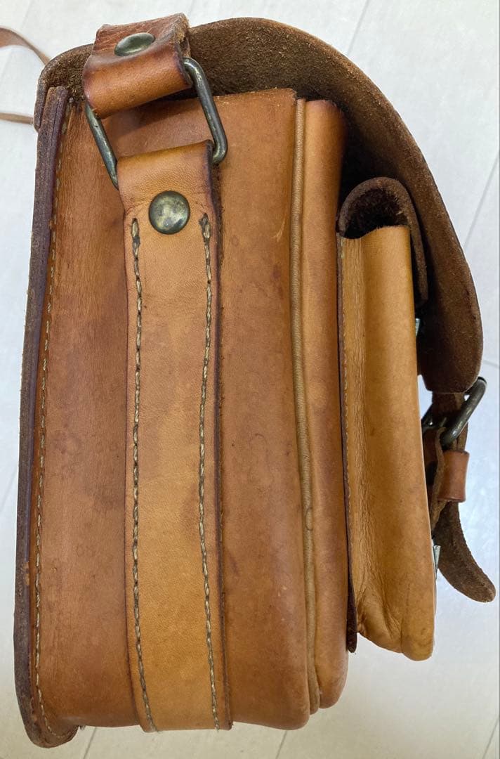 HERZ レザーショルダーバッグ ブラウン