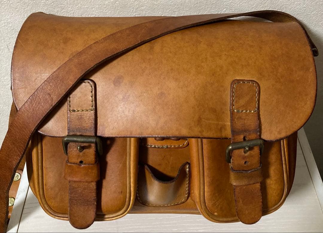 HERZ レザーショルダーバッグ ブラウン