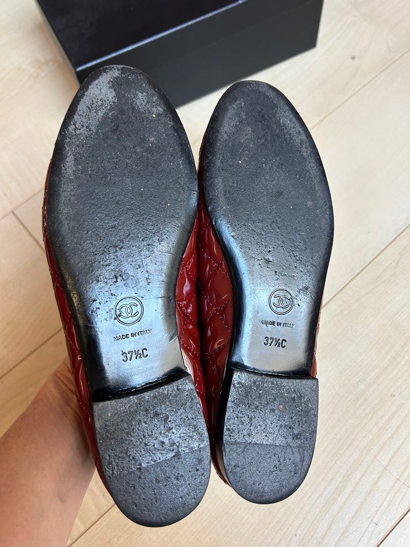 CHANEL 赤 フラットシューズ
