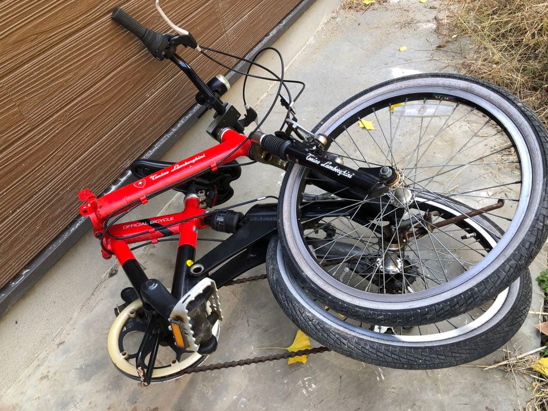 赤い折りたたみ自転車 オフィシャルサイクル