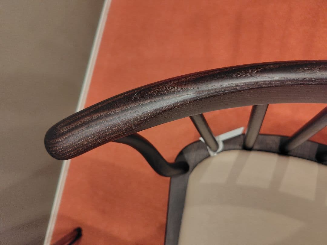 ダイニングチェア　FLYMEe BASIC　革製クッション付き