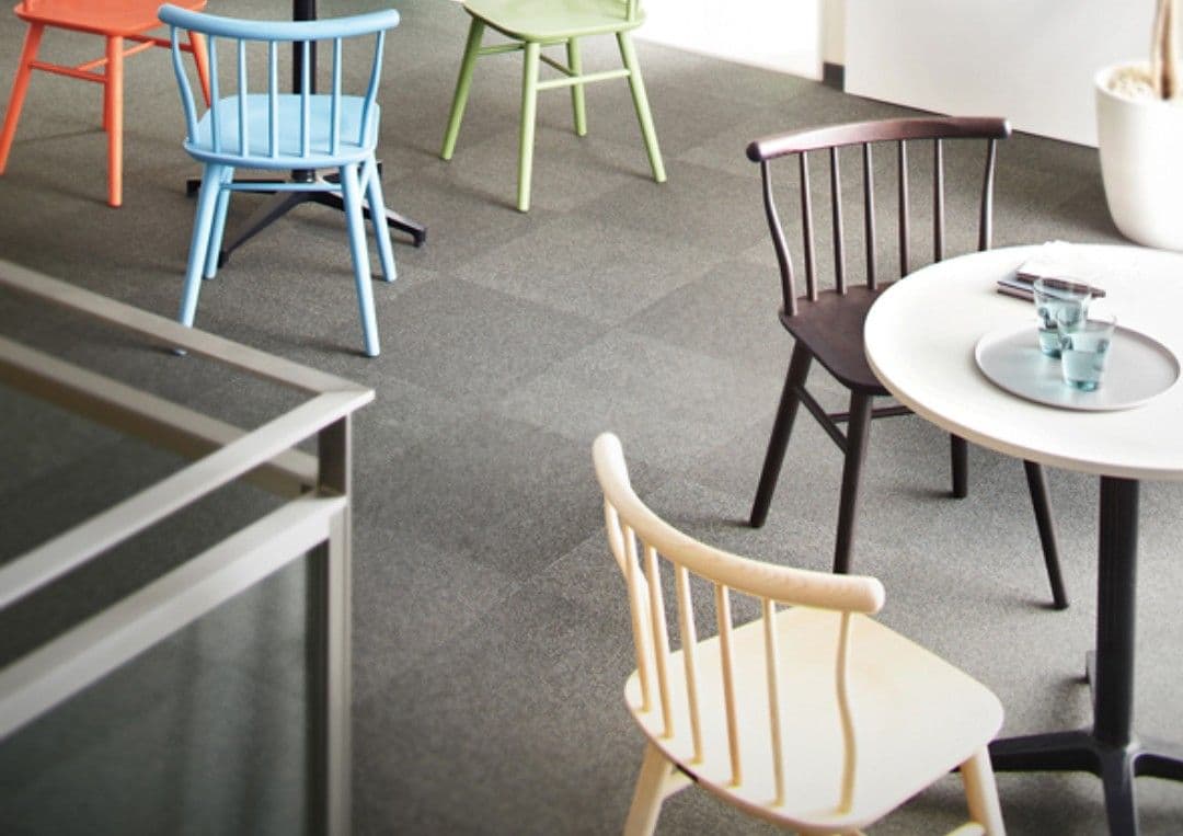 ダイニングチェア　FLYMEe BASIC　革製クッション付き